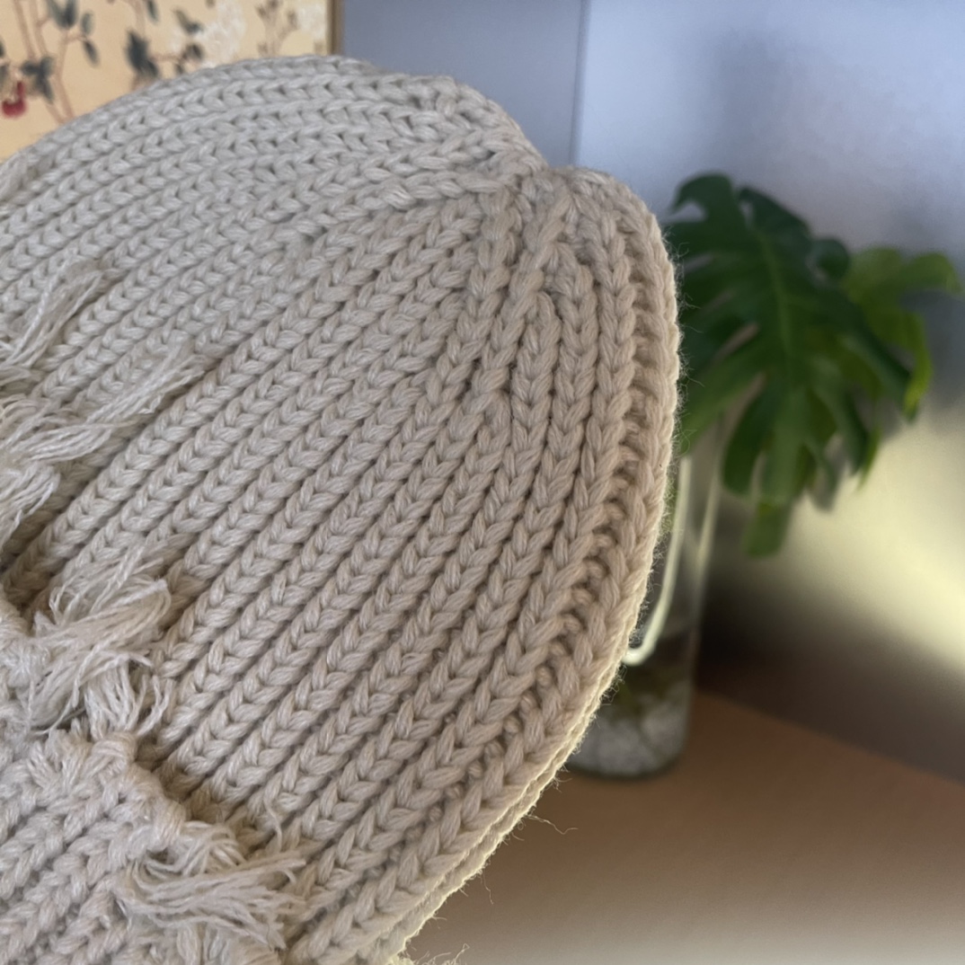  Moncler蒙口，秋冬粗线破线毛线帽，针织帽作为冬季穿搭必备