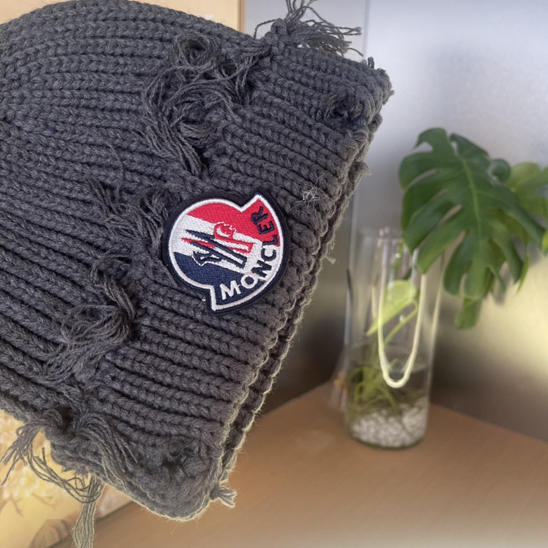  Moncler蒙口，秋冬粗线破线毛线帽，针织帽作为冬季穿搭必备