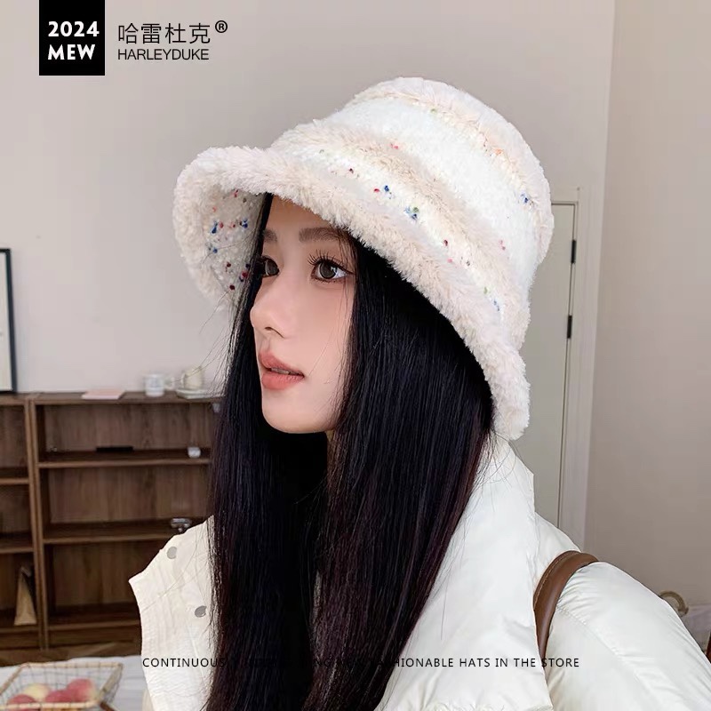 （蒙囗MONCLER】2024秋冬款女拼色双耳保暖甜美可爱毛绒渔夫帽时尚百搭毛绒护耳雷锋帽秋冬赶紧订购哦