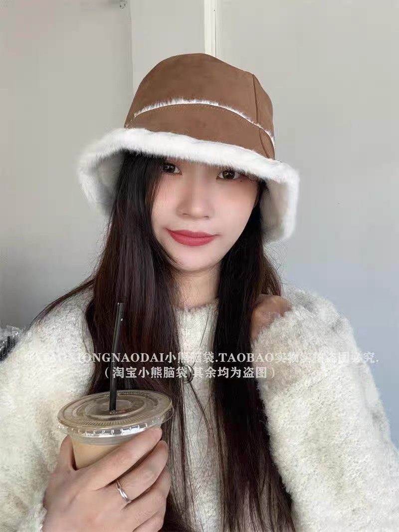 PRADA普拉达毛绒渔夫帽女2024新款冬加绒保暖帽素颜百搭盆帽显脸小护耳帽子