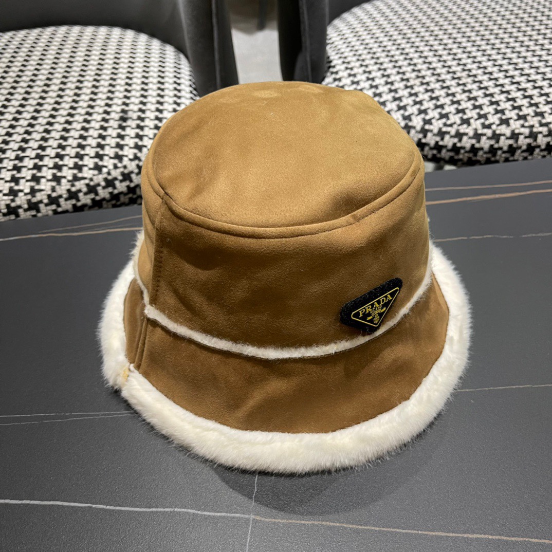 PRADA普拉达毛绒渔夫帽女2024新款冬加绒保暖帽素颜百搭盆帽显脸小护耳帽子