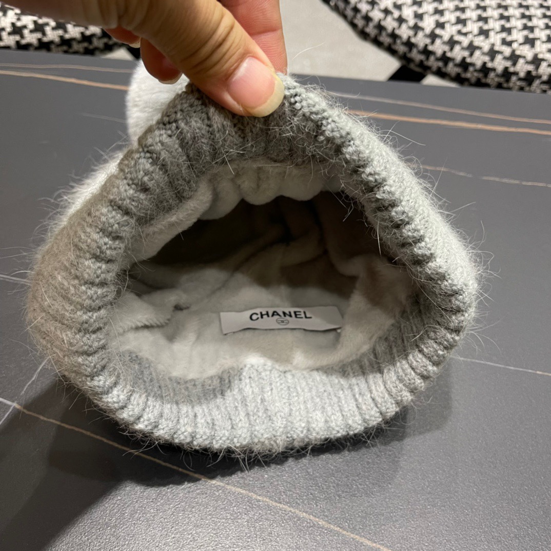 CHANEL香奈儿】新款小香风毛球针织毛线帽，大牌系列