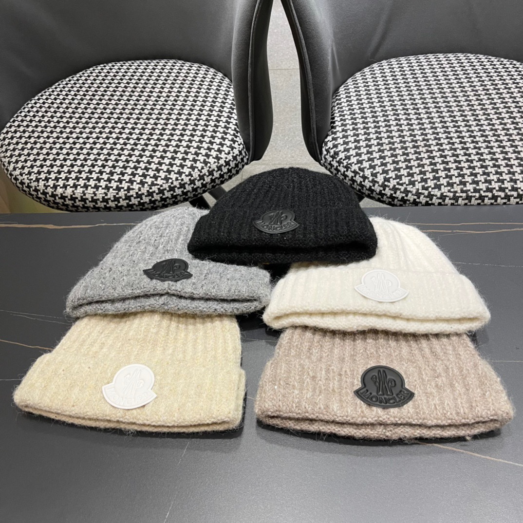 Moncler’s P116 Autumn Weasel 2024 Collection: Fur Hats and Sweaters Stand Out - 图片 1