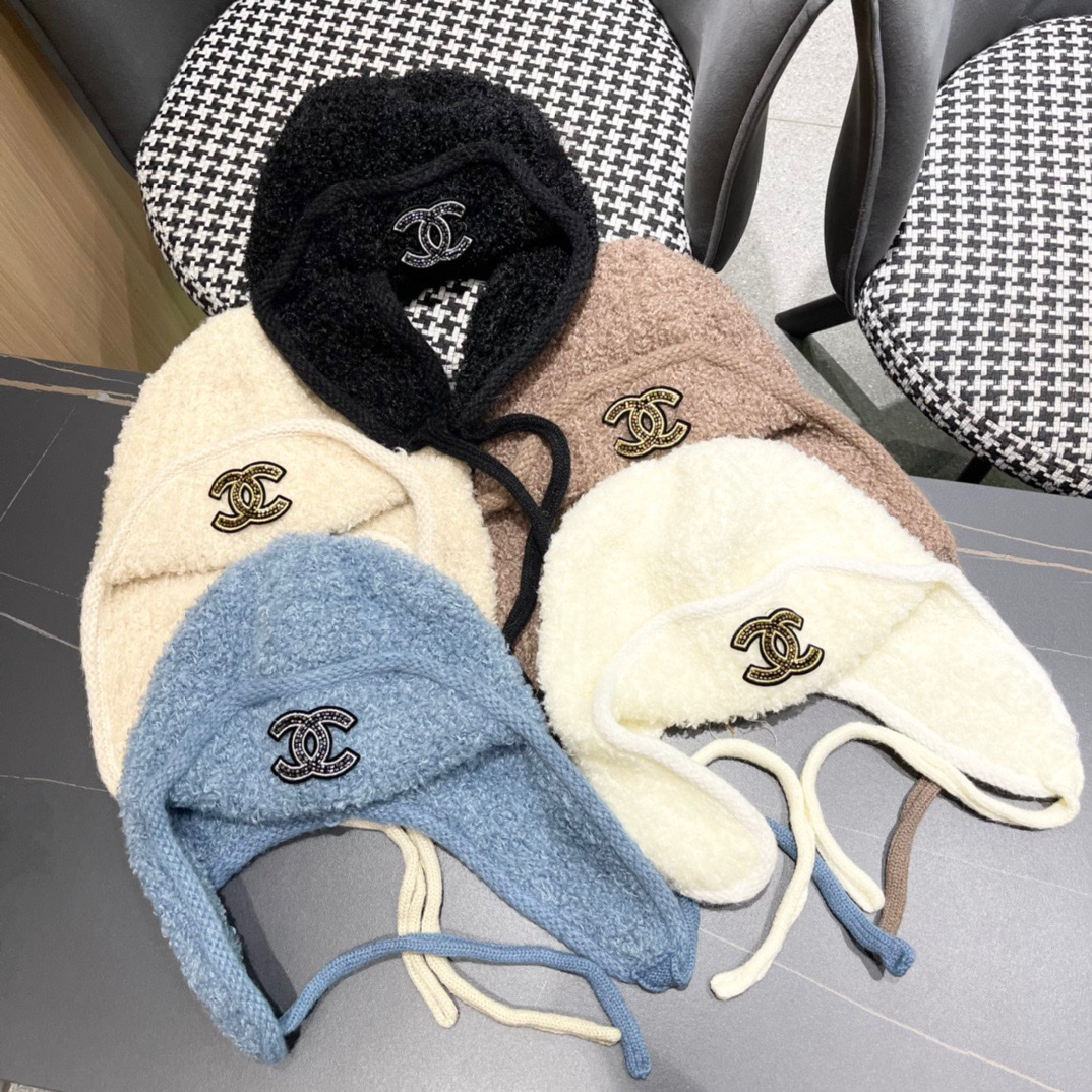 NO:216062,CHANEL is available for new, Chanel Lei Feng hat, autumn and winter atmosphere is full of coconeige skiing super film Lei Feng hat must buy this season's atmosphere of 100 points, warm and beautiful, fine wool material hat, fisherman hat, baseball hat, knit hat, hat, chanel, chanel, espadrilles, hats19860909CHANEL上新,香奈儿雷锋帽 秋冬氛围拉满coconeige滑雪超级出片的雷锋帽本季必买氛围感100分,又保暖又好看精细小羊毛材质帽子渔夫帽棒球帽针织帽,帽子,chanel,chanel,espadrilles,hats,hat