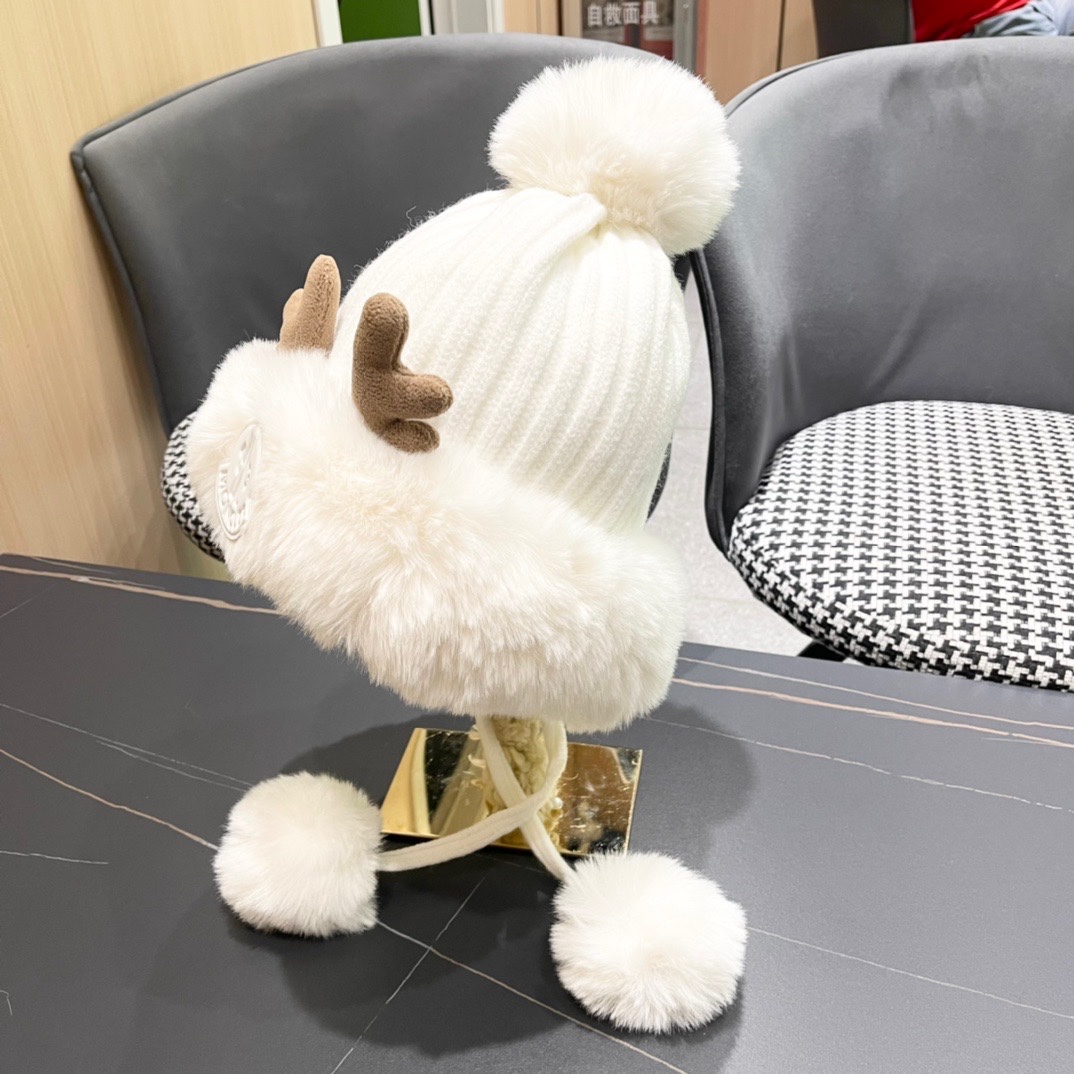 MONCLER蒙口🎩2024冬新款鹿角可爱毛球加绒针织护耳帽女洋气冬季防寒保暖加厚雷锋帽