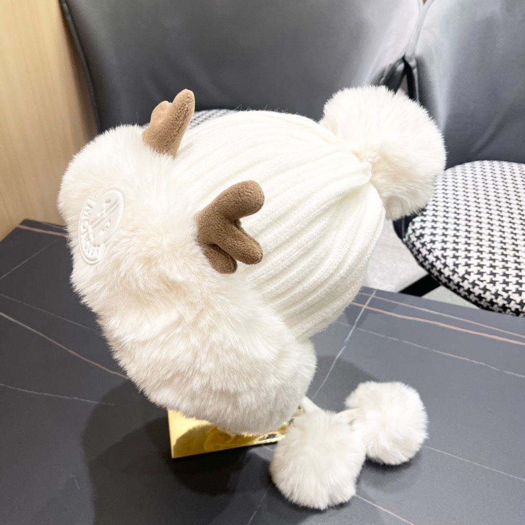 MONCLER蒙口🎩2024冬新款鹿角可爱毛球加绒针织护耳帽女洋气冬季防寒保暖加厚雷锋帽