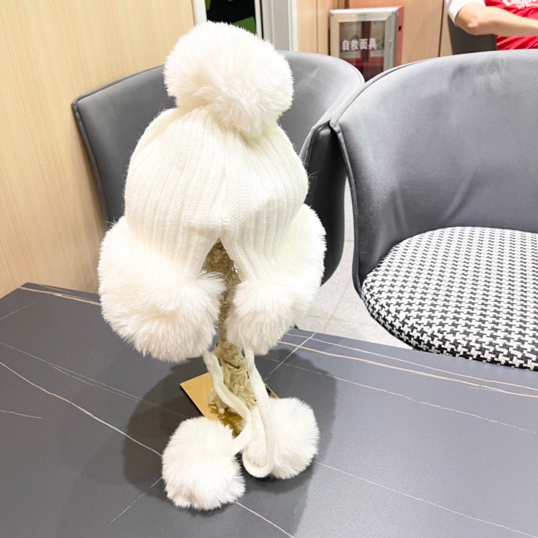 MONCLER蒙口🎩2024冬新款鹿角可爱毛球加绒针织护耳帽女洋气冬季防寒保暖加厚雷锋帽