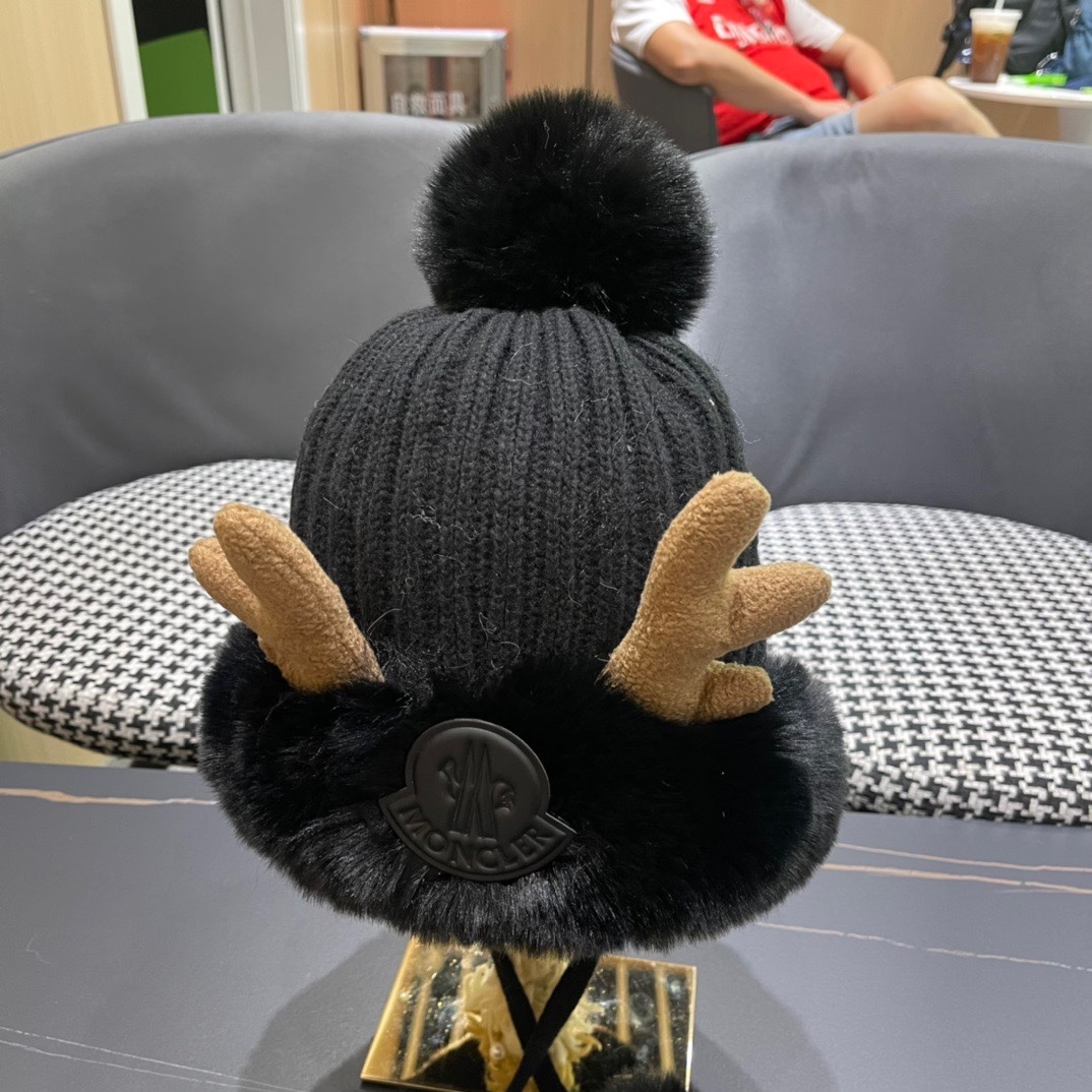 MONCLER蒙口🎩2024冬新款鹿角可爱毛球加绒针织护耳帽女洋气冬季防寒保暖加厚雷锋帽