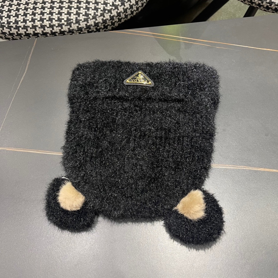 【PRADA普拉达】2024秋冬新款可爱小熊耳朵针织毛线帽，大牌系列，轻奢感满满.冬天出街必备