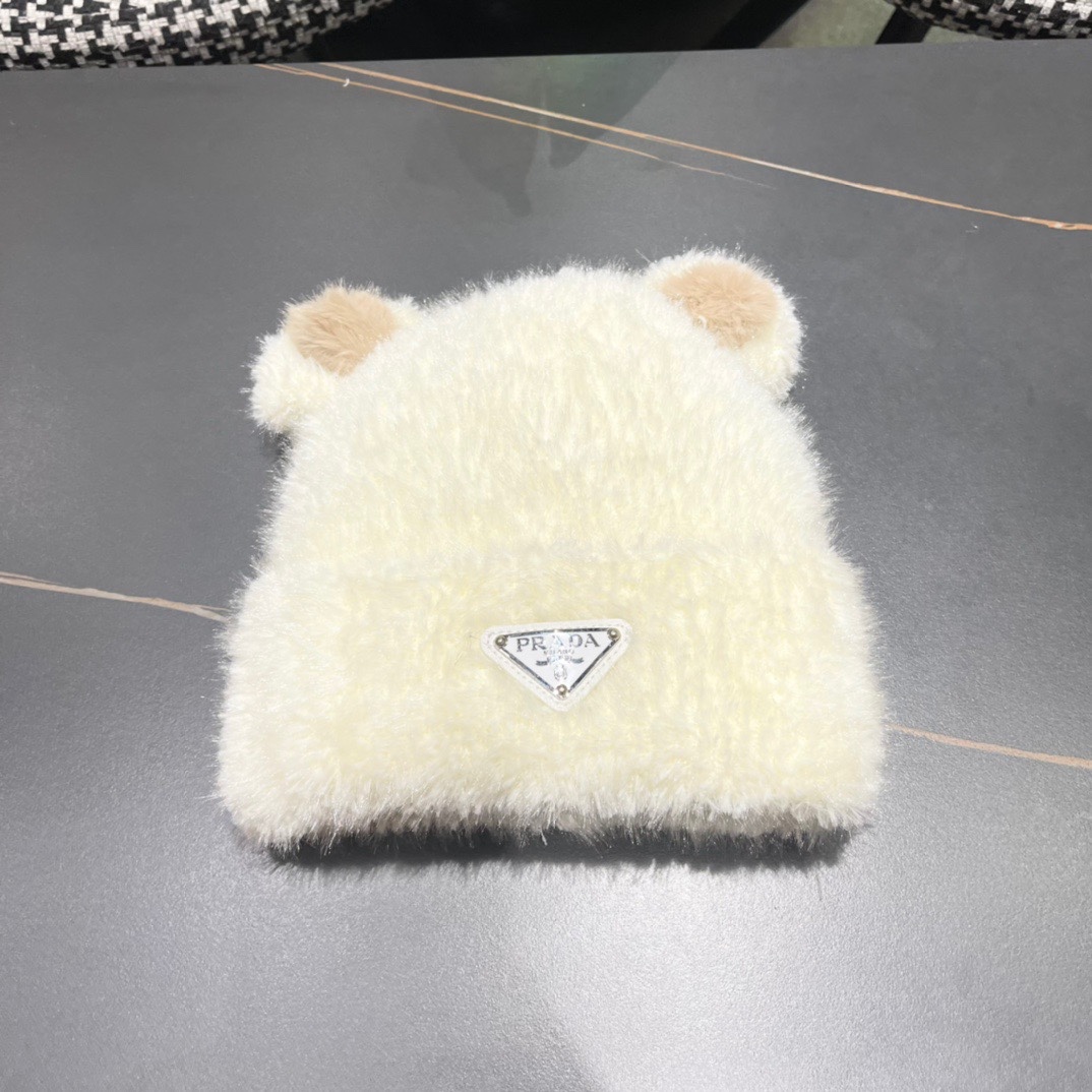 【PRADA普拉达】2024秋冬新款可爱小熊耳朵针织毛线帽，大牌系列，轻奢感满满.冬天出街必备