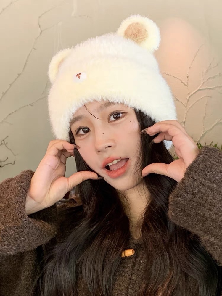 【PRADA普拉达】2024秋冬新款可爱小熊耳朵针织毛线帽，大牌系列，轻奢感满满.冬天出街必备