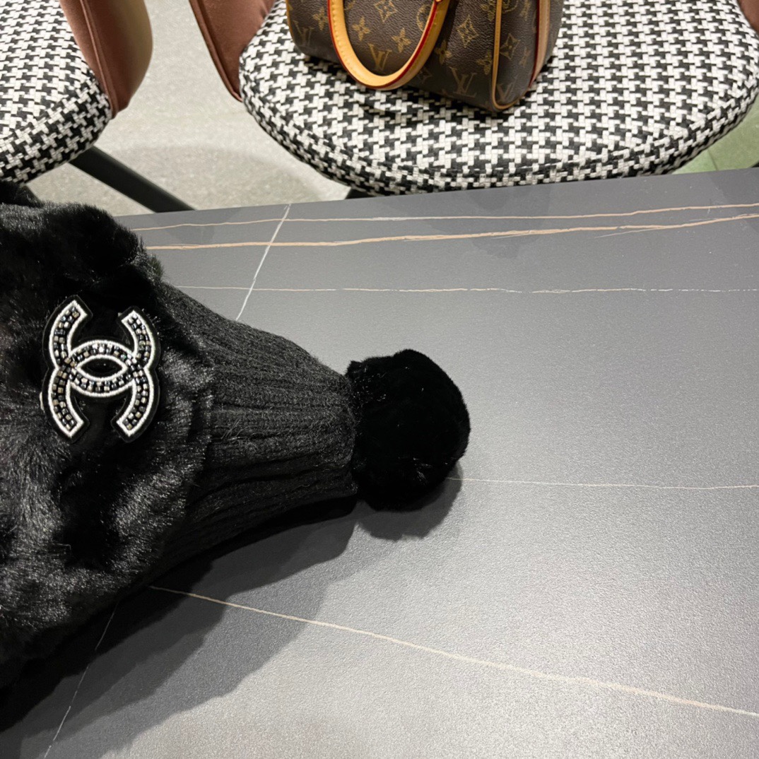 NO:216193,Women's winter thickened warm cold hat plush ear protection thickened large brim cold-proof cute wool ball wool hat cotton hat hat fisherman hat baseball hat knit hat, hat, espadrilles, hats19860909女冬季加厚保暖冷帽毛绒护耳加厚大檐防寒可爱毛球毛线帽棉帽帽子渔夫帽棒球帽针织帽,帽子,espadrilles,hats,hat