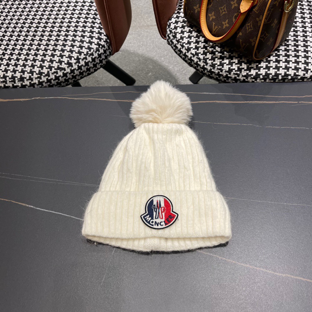 NO:216196,Mengkelai moncler covers his mouth!  Knitted wool hat The simple design has become a bonus item for my autumn and winter outfits. It greatly increases the overall matching visual fullness of hats, fisherman hats, baseball hats, knitted hats, hats, christian louboutin, Moncler, Moncler, espadrilles, hats19860909盟可睐 moncler 蒙口！针织毛线帽 简约设计成为我秋冬穿搭的加分单品 大大增加了整体搭配视觉的饱满度帽子渔夫帽棒球帽针织帽,帽子,christian louboutin,Moncler,Moncler,espadrilles,hats,hat