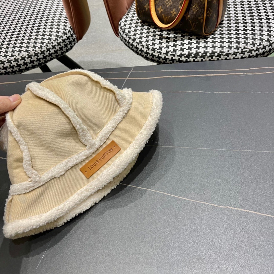 NO:216163,Lv Louis Vuitton hat women lamb fur edge cat ear cute fisherman hat Japanese versatile sweet soft girl fashionable warm basin hat fisherman hat baseball hat knit hat, hat, louis vuitton, louis vuitton, espadrilles, hats19860909Lv路易威登 帽子女羊羔绒毛边猫耳朵可爱渔夫帽日系百搭甜美软妹洋气保暖盆帽帽子渔夫帽棒球帽针织帽,帽子,louis vuitton,louis vuitton,espadrilles,hats,hat