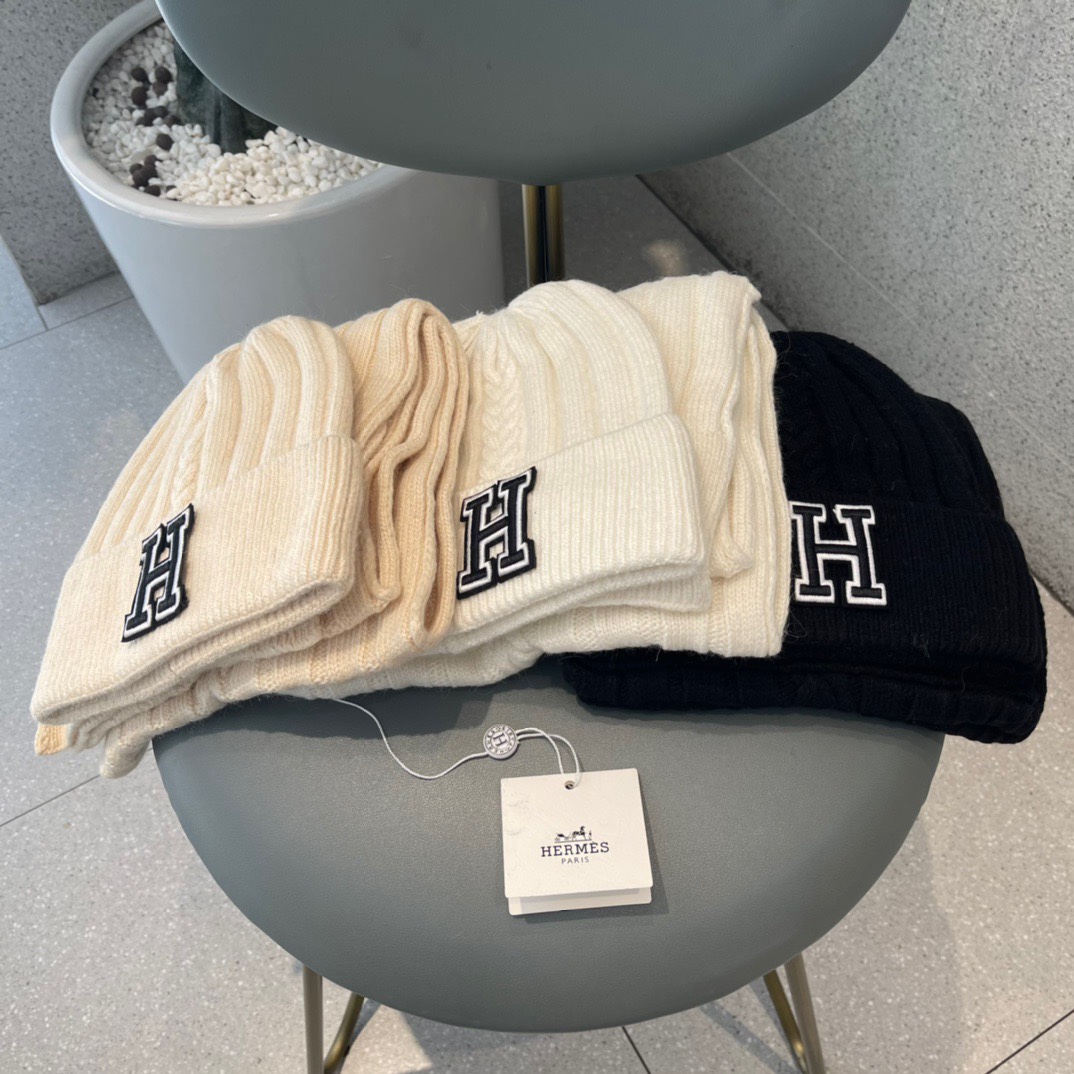NO:216152,【HERMES-HERMES】New Hermes Hermes original single hat scarf set, this rabbit velvet is warm and fashionable, with rhinestone H logo more fashionable high-end atmospheric hat Fisherman's hat Baseball hat Knitted hat, hat, hermes, hermes, espadrilles, hats19860909【爱马仕-HERMES】新款Hermes爱马仕原单帽子围巾套装,此款兔绒保暖又时尚,配水钻H logo更显时尚高端大气帽子渔夫帽棒球帽针织帽,帽子,hermes,hermes,espadrilles,hats,hat