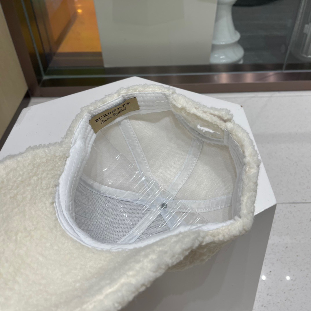 🧢Burberry 巴宝莉🧢 秋冬保暖可爱羊羔毛棒球帽棒帽～颜值担当#