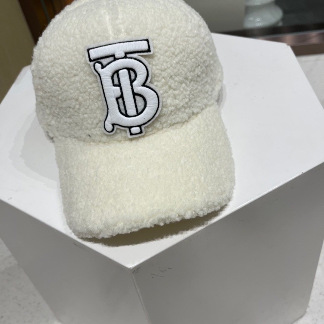 🧢Burberry 巴宝莉🧢 秋冬保暖可爱羊羔毛棒球帽棒帽～颜值担当#