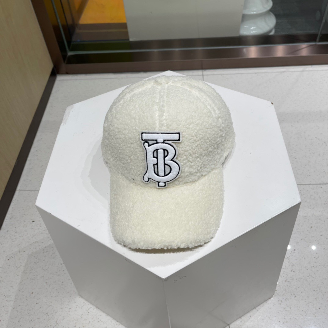🧢Burberry 巴宝莉🧢 秋冬保暖可爱羊羔毛棒球帽棒帽～颜值担当#