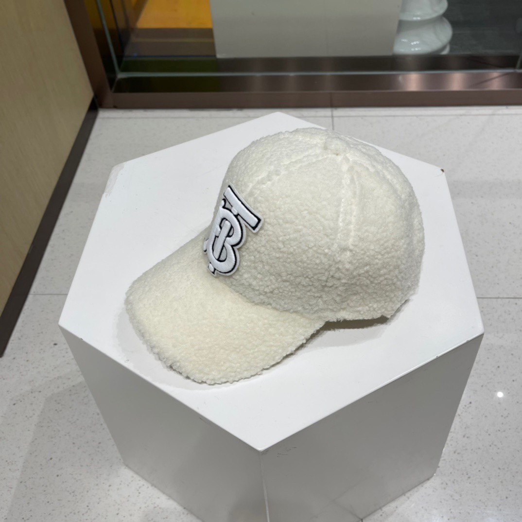🧢Burberry 巴宝莉🧢 秋冬保暖可爱羊羔毛棒球帽棒帽～颜值担当#