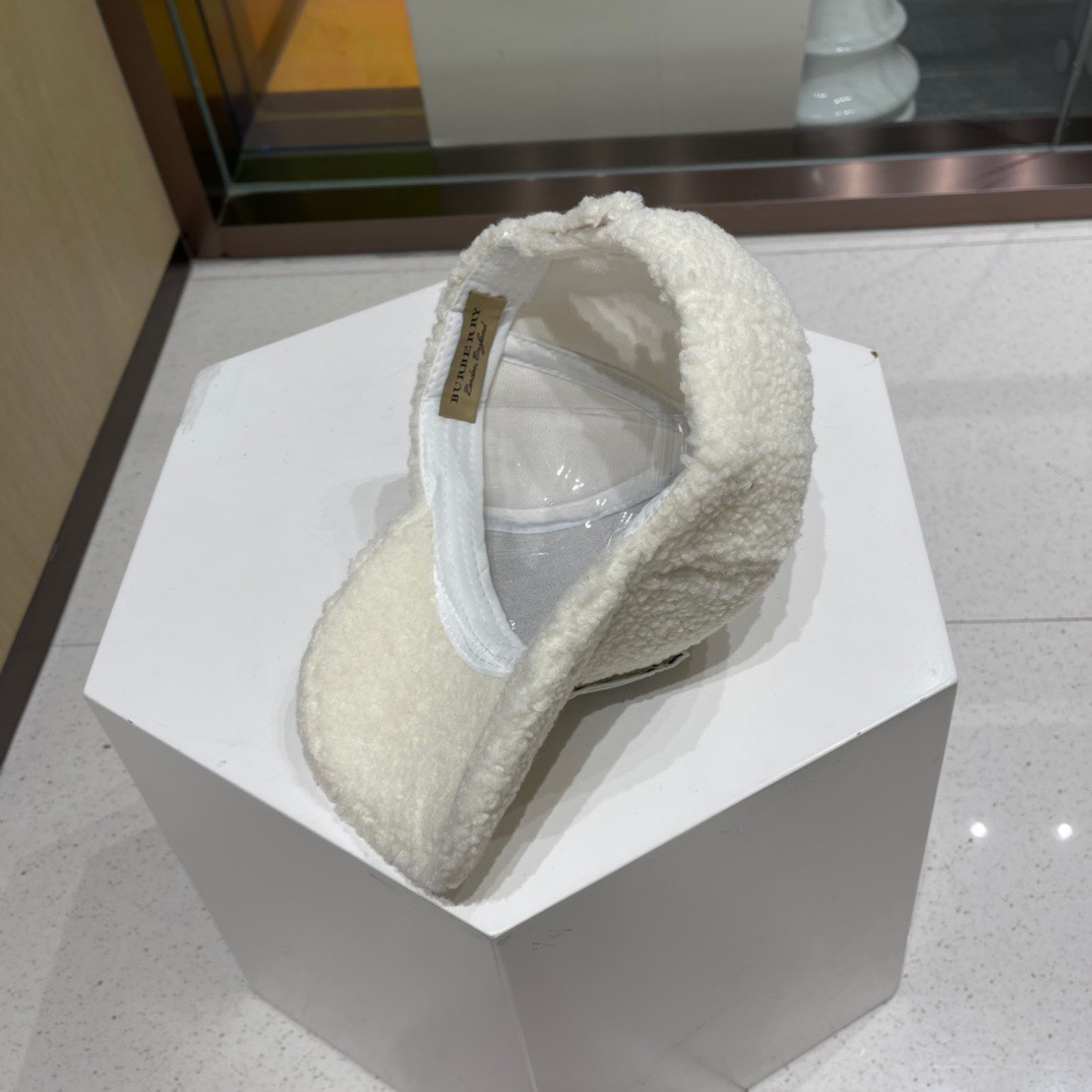 🧢Burberry 巴宝莉🧢 秋冬保暖可爱羊羔毛棒球帽棒帽～颜值担当#