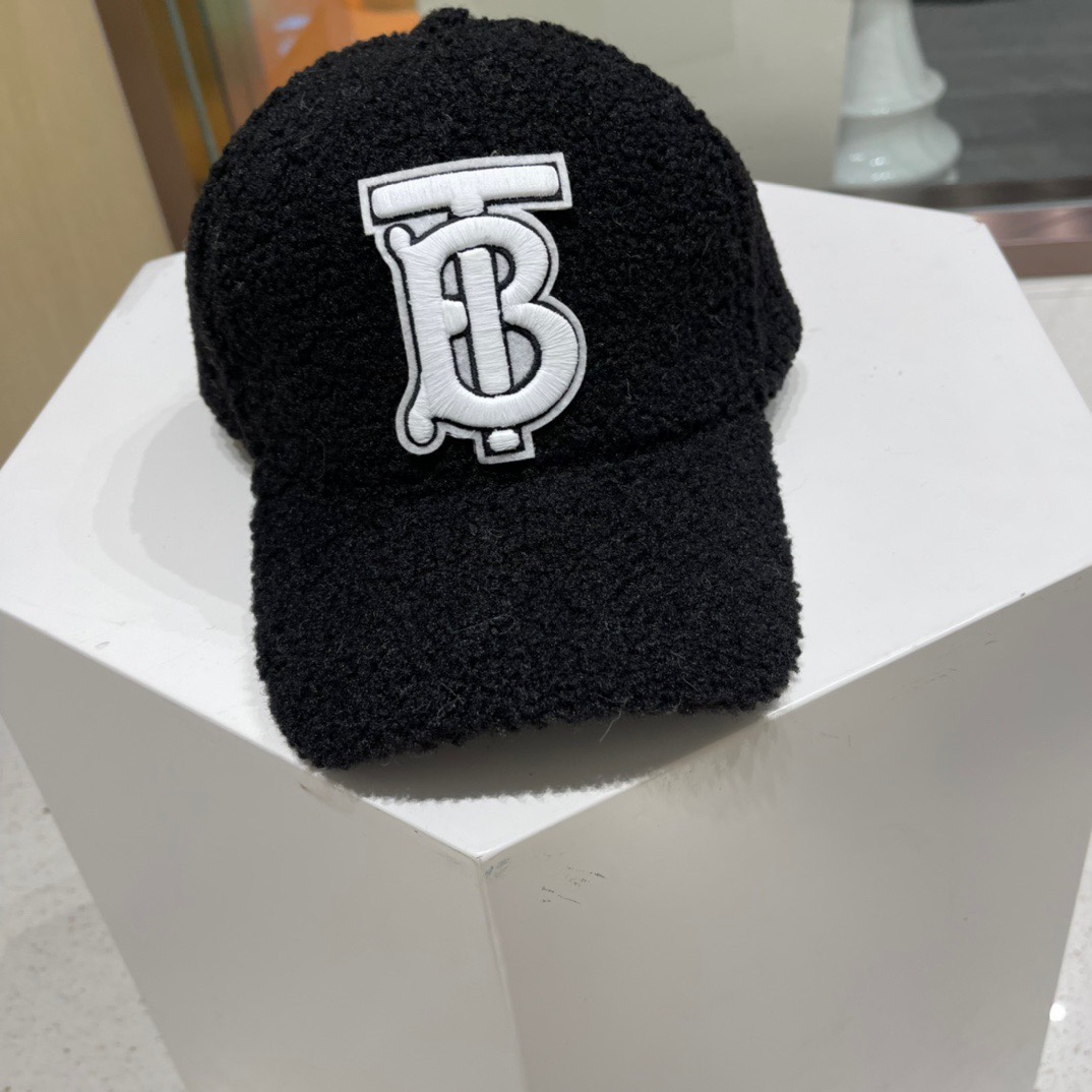 🧢Burberry 巴宝莉🧢 秋冬保暖可爱羊羔毛棒球帽棒帽～颜值担当#