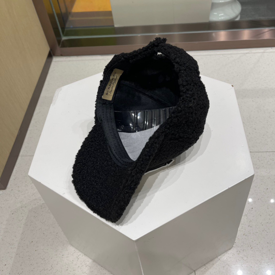 🧢Burberry 巴宝莉🧢 秋冬保暖可爱羊羔毛棒球帽棒帽～颜值担当#