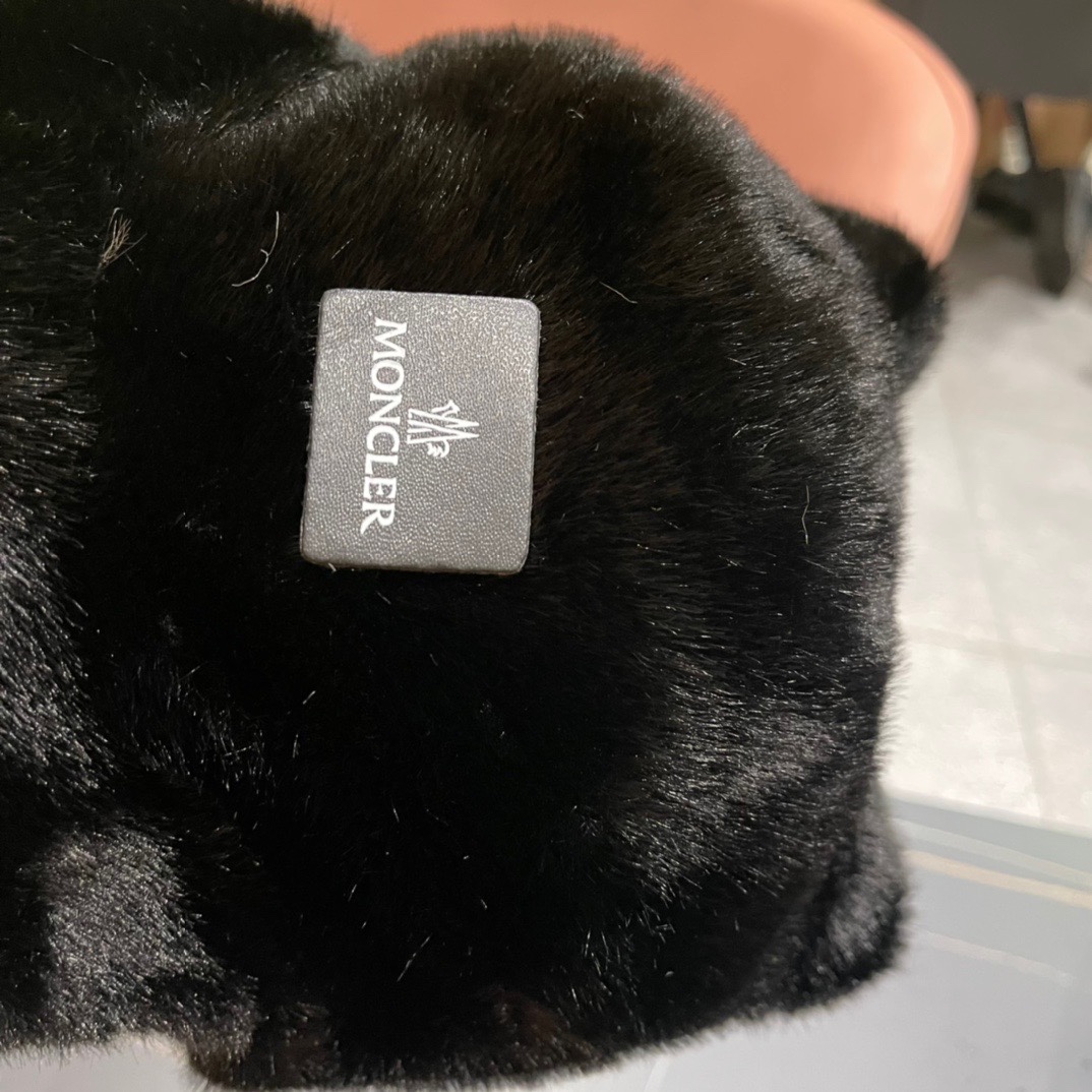 【蒙囗MONCLER】小可爱经典款，百分之70羊毛，男女同款，加厚更保暖，时尚流行🌸质感一流，秋冬保暖最