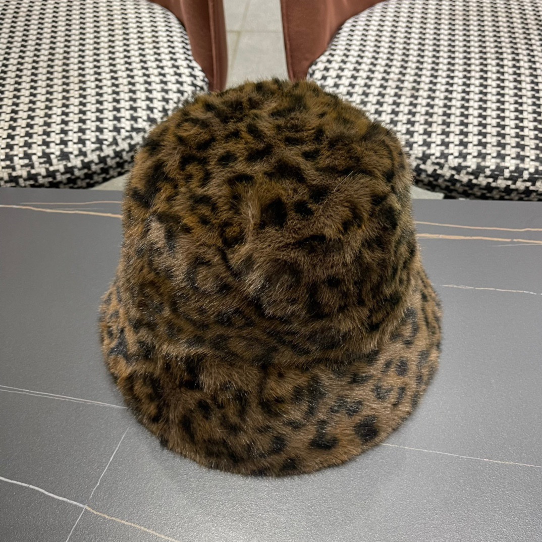 Chanel香奈儿秋冬季新款毛茸茸豹子水桶帽子渔夫帽韩版时尚新款羊毛盆帽