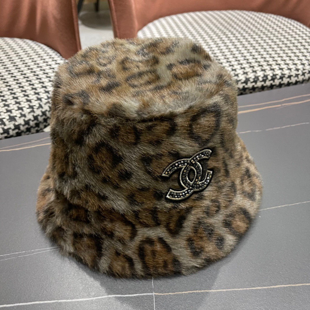 Chanel香奈儿秋冬季新款毛茸茸豹子水桶帽子渔夫帽韩版时尚新款羊毛盆帽