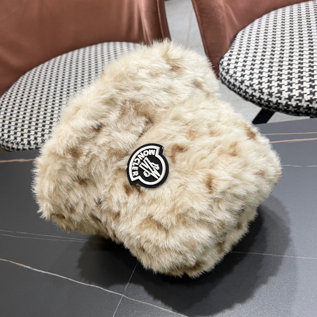 （蒙囗MONCLER】2024秋冬款毛绒绒保暖甜美可爱毛绒渔夫