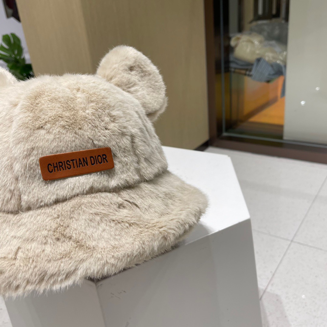 DIOR迪奥 毛茸茸渔夫帽冬天可爱小熊耳朵毛毛绒绒秋冬季百搭盆帽帽子冬款女