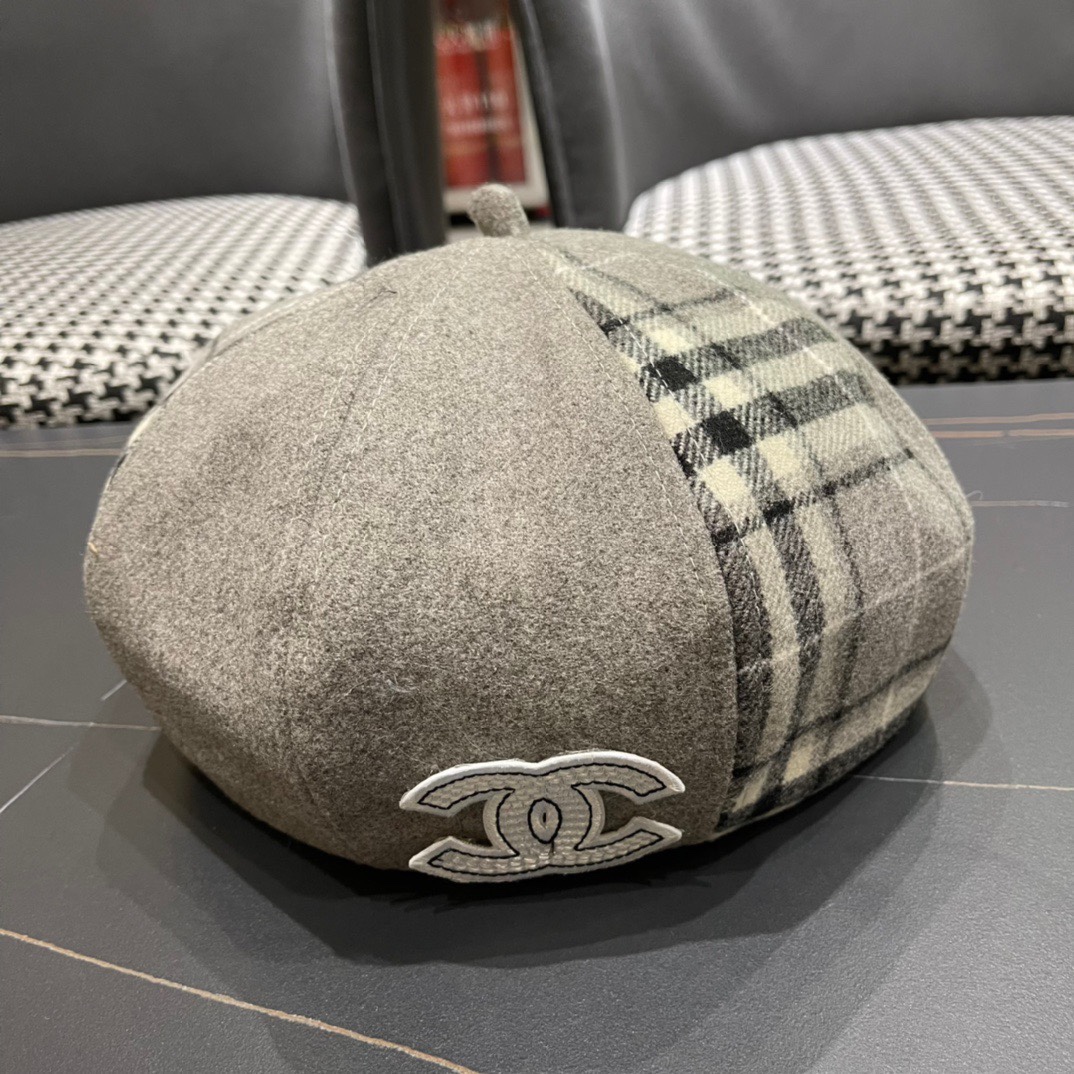  Chanel 香奈儿秋冬新款贝雷帽羊毛面料更显高级 除了好看，没其他缺点！高颜值在线！
亲！拼手速的时
