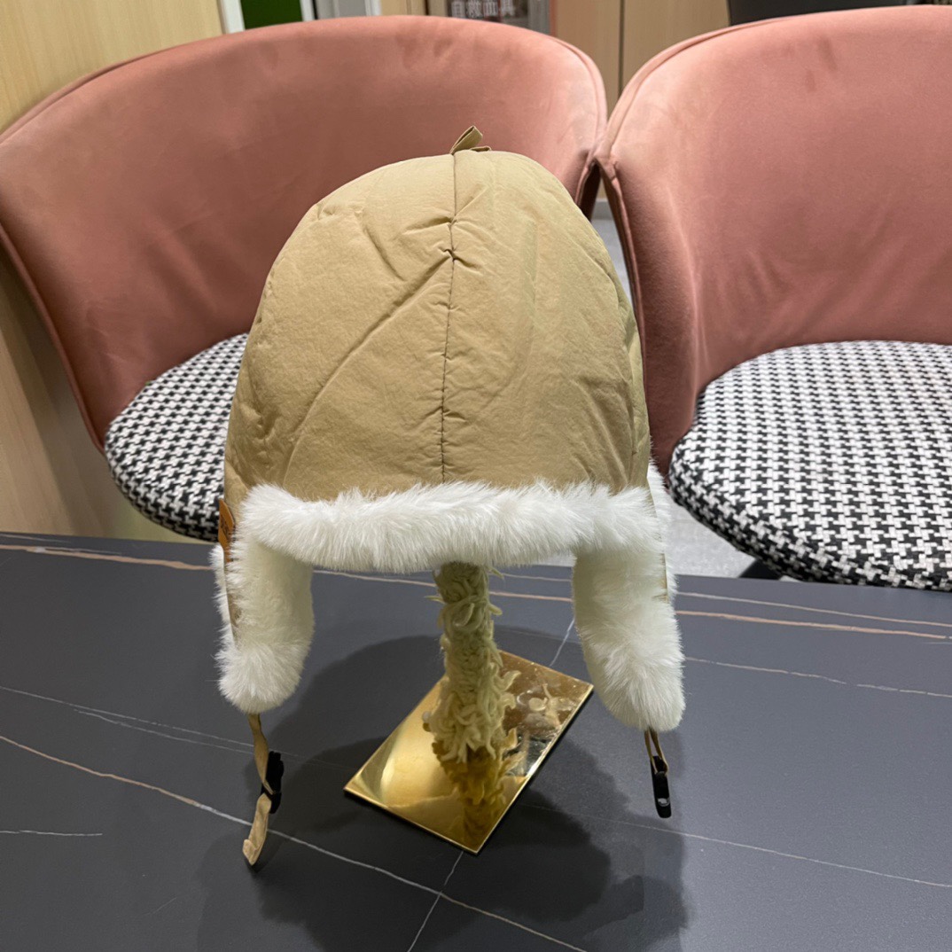 。Balenciaga 巴黎世家logo 新款羽绒雷锋帽，秋冬保暖必备神器 简单保暖