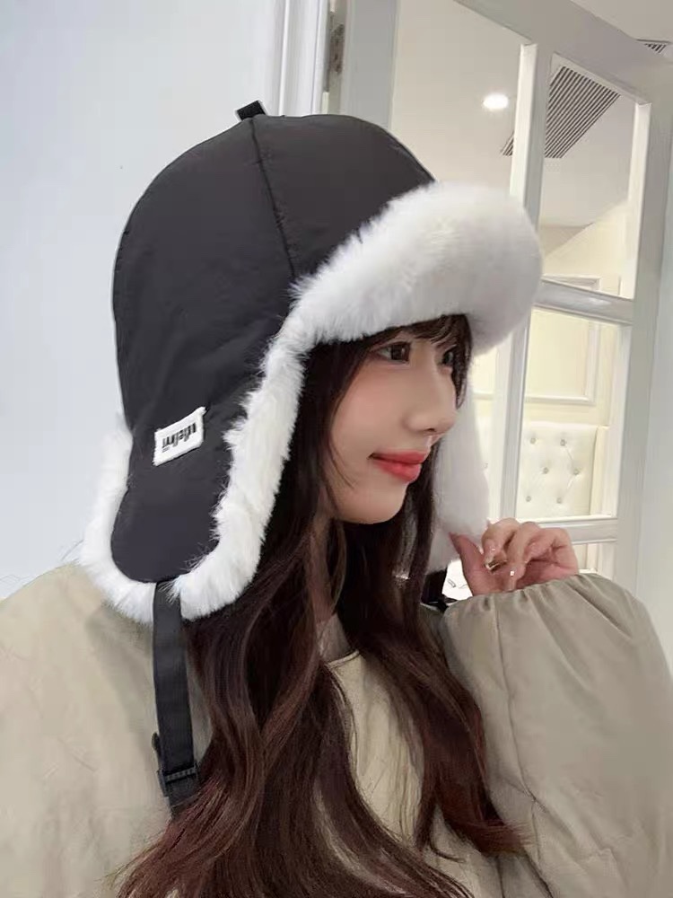 。Balenciaga 巴黎世家logo 新款羽绒雷锋帽，秋冬保暖必备神器 简单保暖