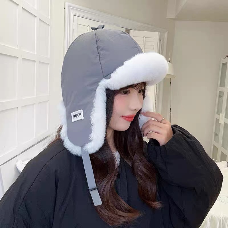 。Balenciaga 巴黎世家logo 新款羽绒雷锋帽，秋冬保暖必备神器 简单保暖