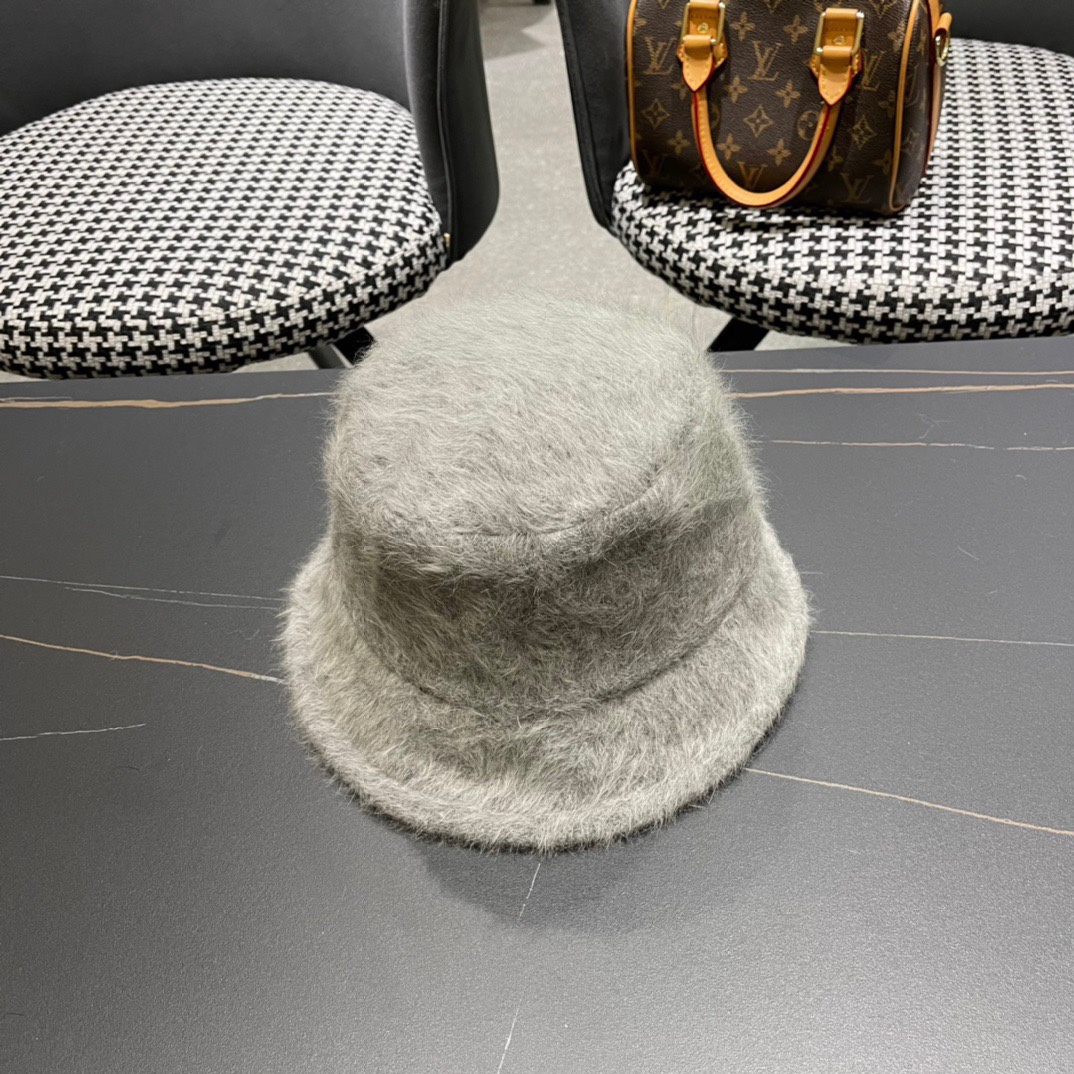  Chanel香奈儿兔毛渔夫帽，