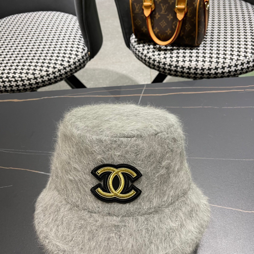  Chanel香奈儿兔毛渔夫帽，