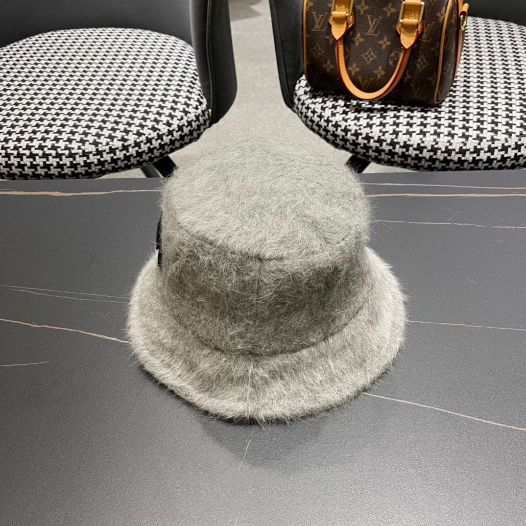  Chanel香奈儿兔毛渔夫帽，