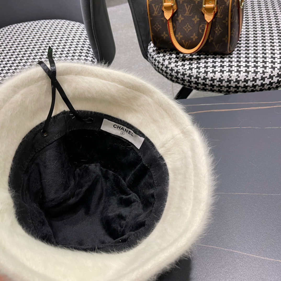  Chanel香奈儿兔毛渔夫帽，