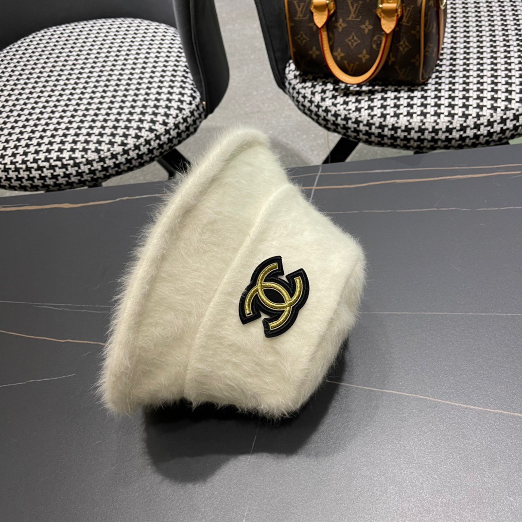  Chanel香奈儿兔毛渔夫帽，