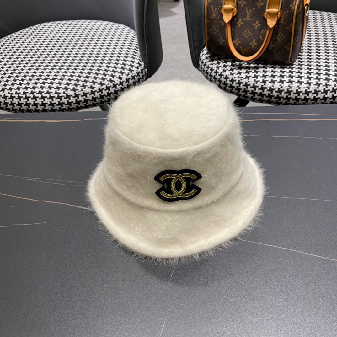  Chanel香奈儿兔毛渔夫帽，