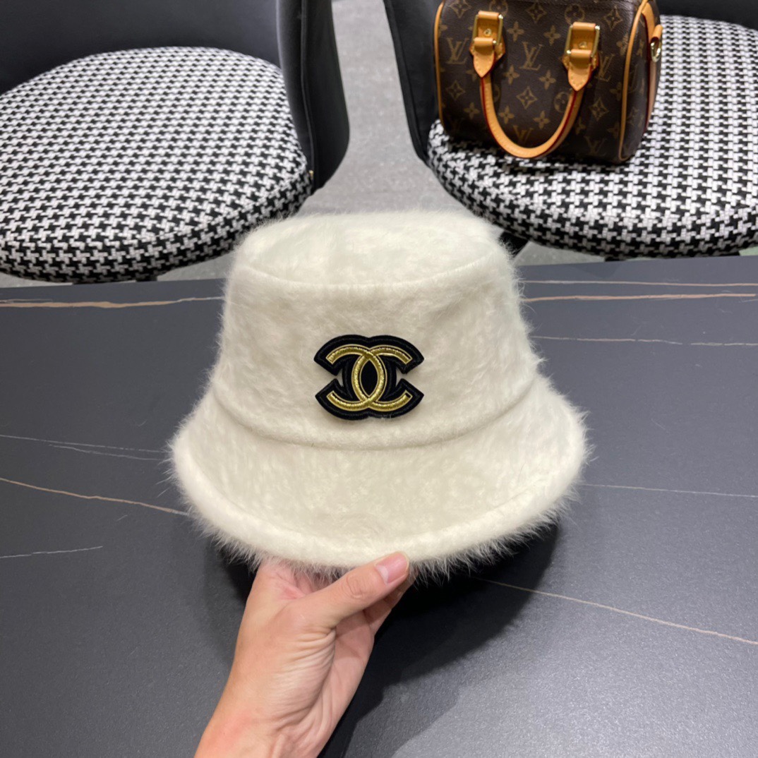  Chanel香奈儿兔毛渔夫帽，