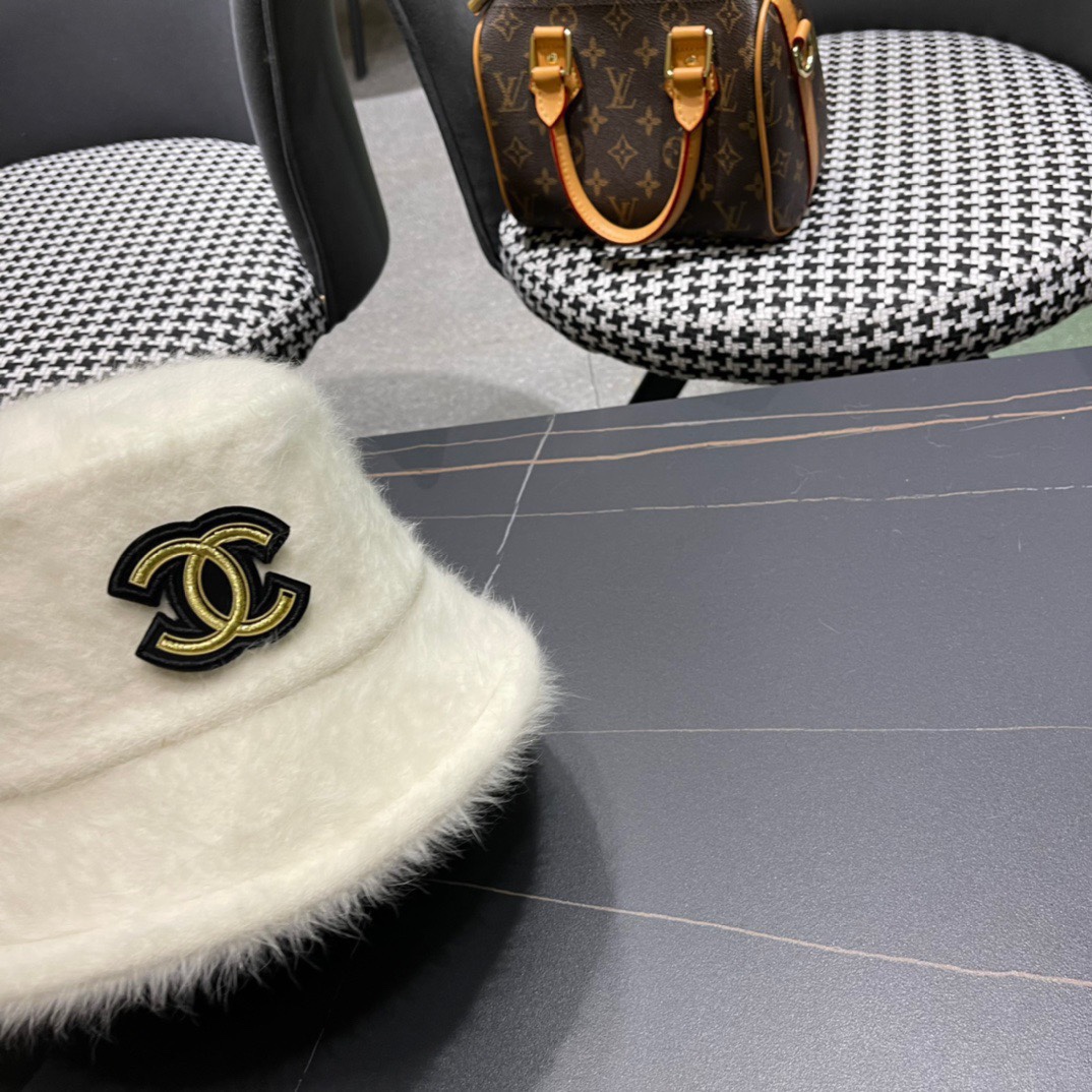  Chanel香奈儿兔毛渔夫帽，