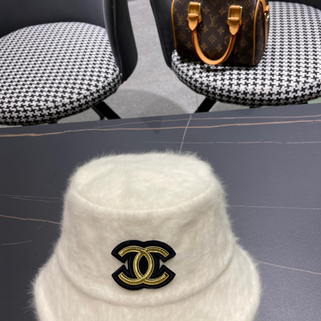  Chanel香奈儿兔毛渔夫帽，