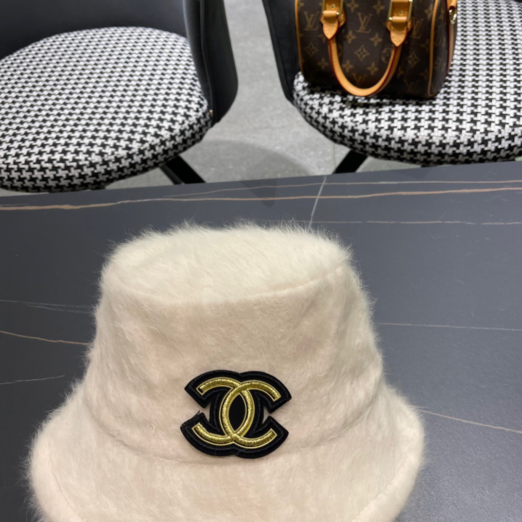  Chanel香奈儿兔毛渔夫帽，