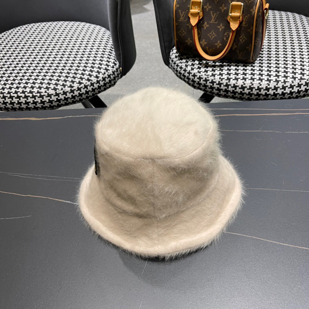  Chanel香奈儿兔毛渔夫帽，