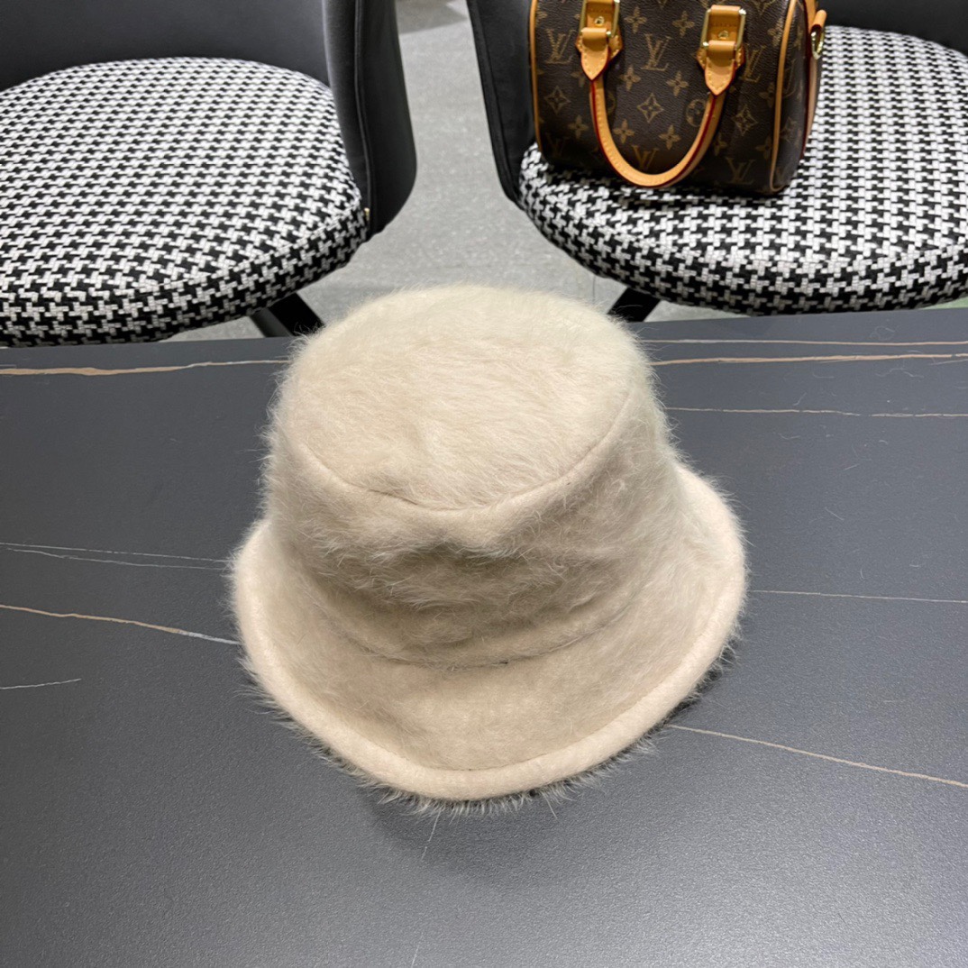  Chanel香奈儿兔毛渔夫帽，