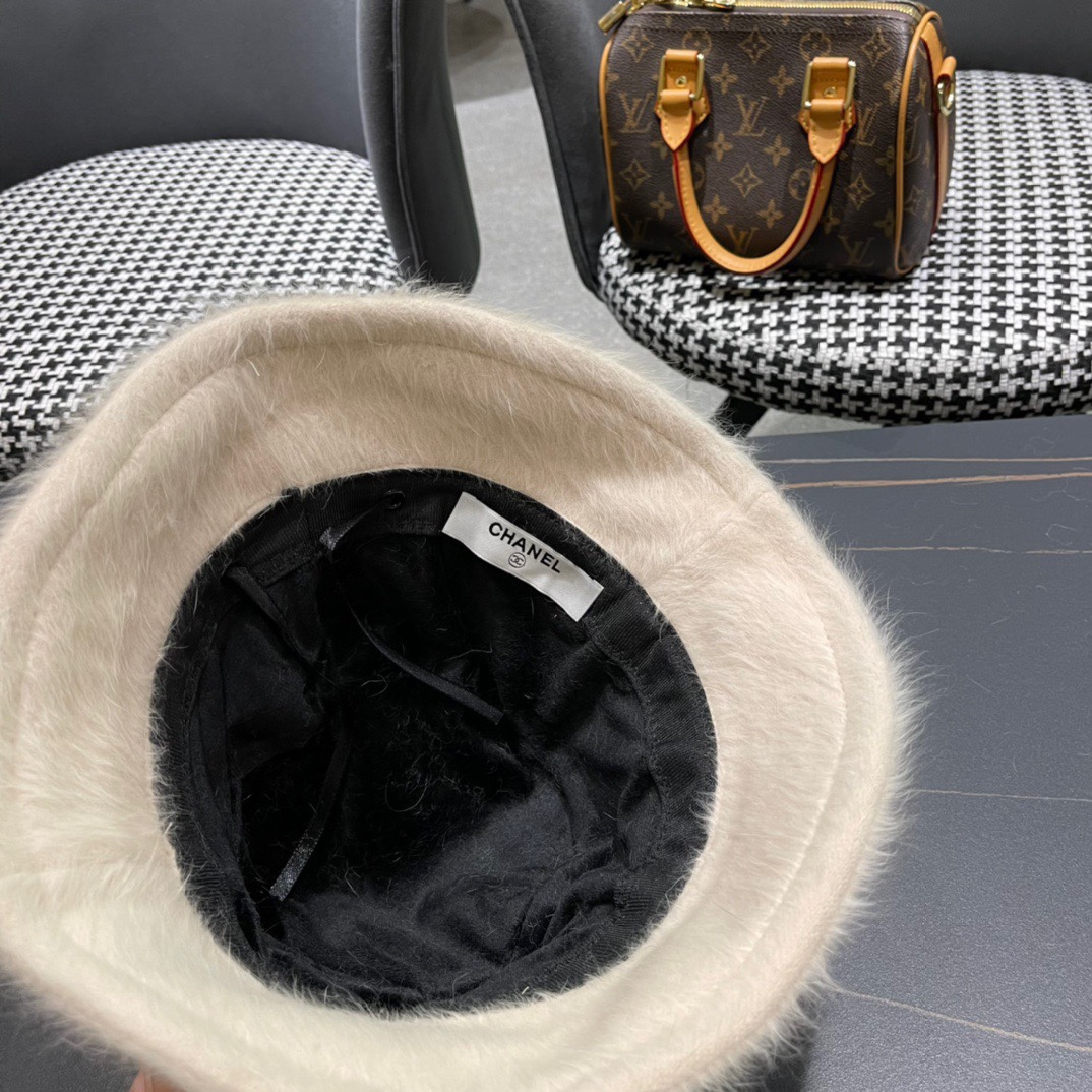  Chanel香奈儿兔毛渔夫帽，