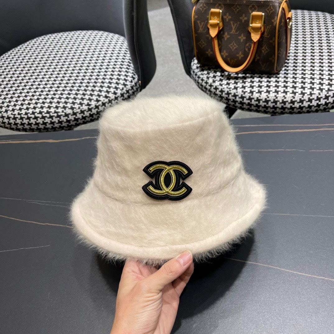  Chanel香奈儿兔毛渔夫帽，