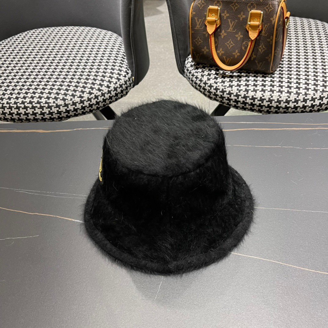  Chanel香奈儿兔毛渔夫帽，